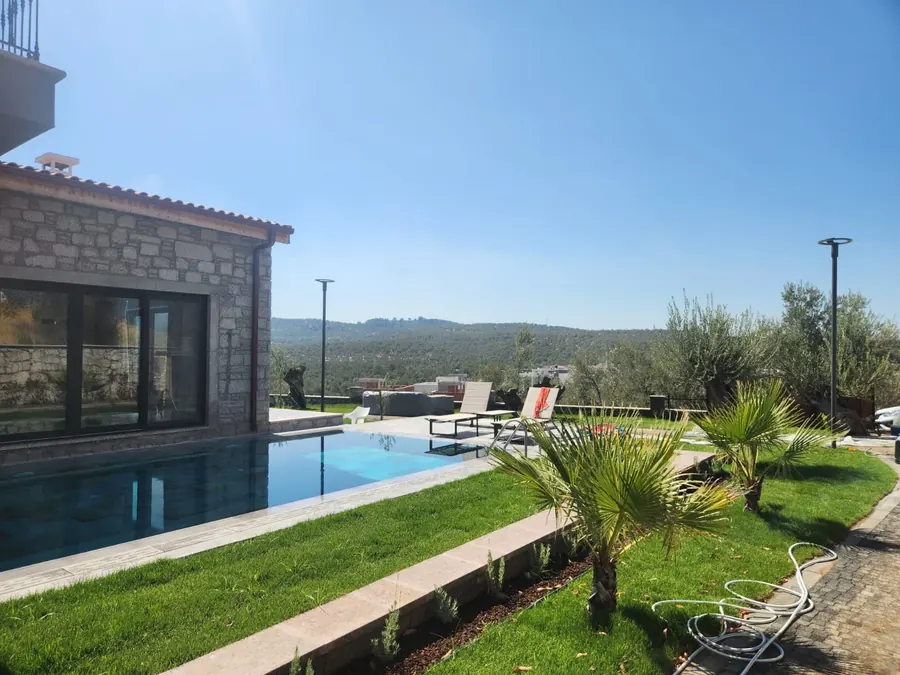 Villa elektrik taahhüt projesi saha görseli — Ayvalık — görsel 7